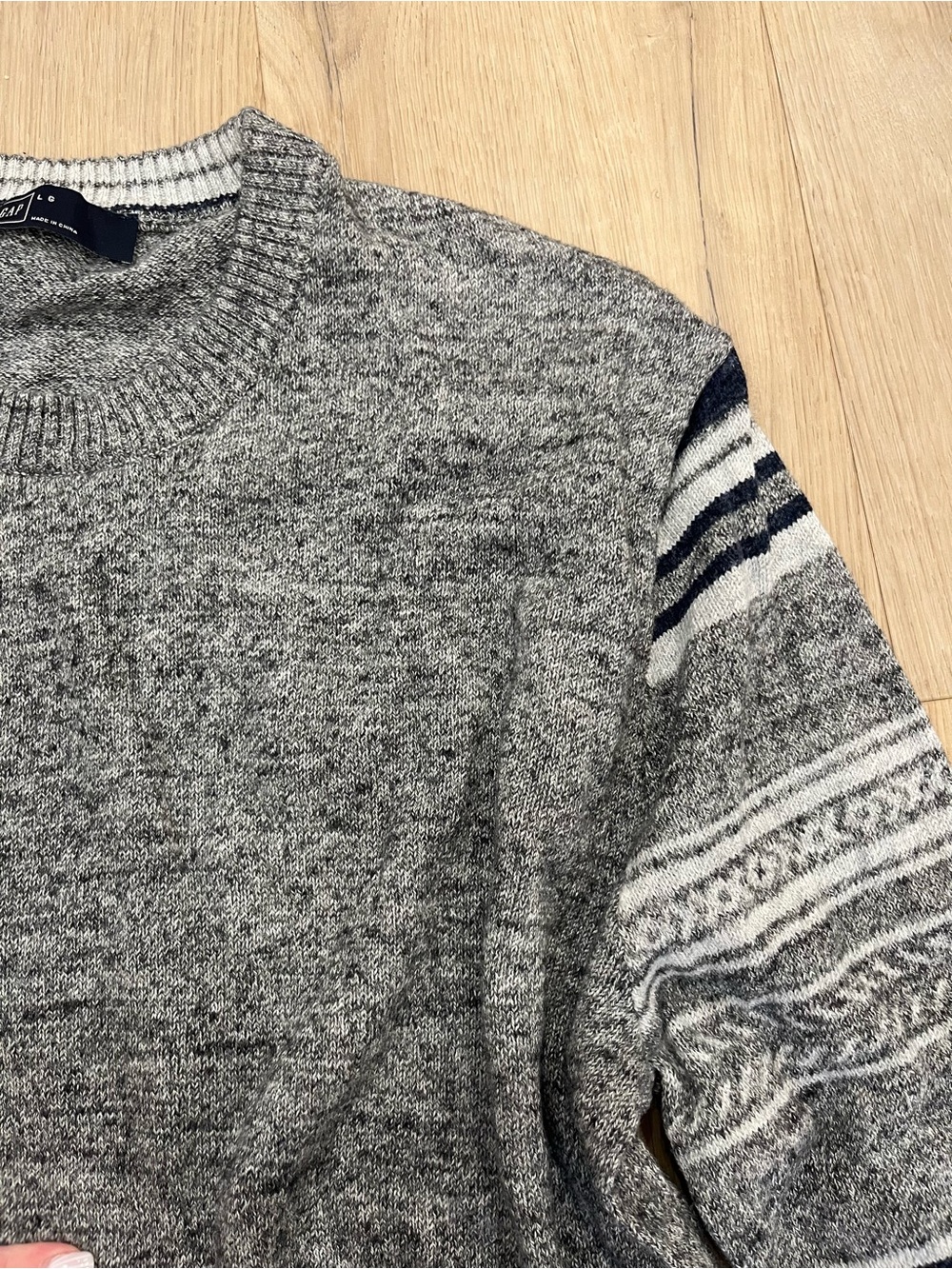 GAP Men's Gray Crewneck Sweater with Patterned Sleeve Stripes - Picture 3 of 4